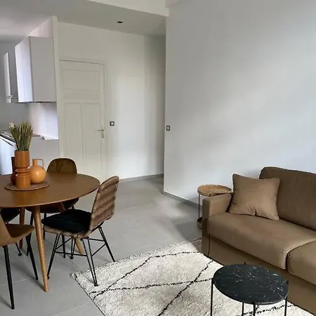 T2 Centre - Cosy Proche Palais Apartment *